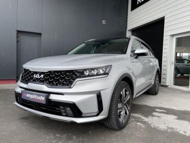 Voir le détail de l'offre de cette KIA Sorento 1.6 T-GDi 230ch HEV Design BVA6 4x2 7 places de 2023 en vente à partir de 51 499 € 