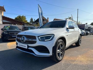 Voir le détail de l'offre de cette MERCEDES-BENZ GLC 300 e 211+122ch AMG Line 4Matic 9G-Tronic Euro6d-T-EVAP-ISC de 2021 en vente à partir de 332.8 €  / mois