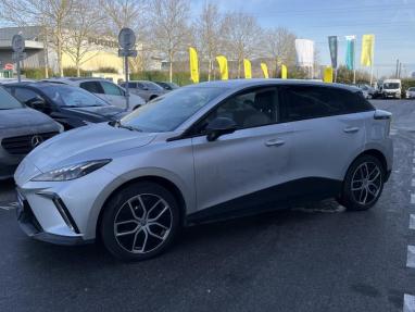 Voir le détail de l'offre de cette MG MOTOR MG4 EV 204ch - 64kWh Luxury MY23 de 2024 en vente à partir de 261.77 €  / mois
