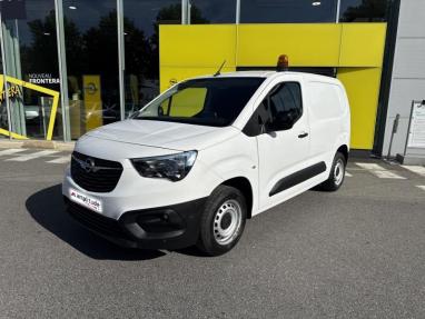 Voir le détail de l'offre de cette OPEL Combo Cargo L1H1 650kg 1.5 100ch Pack Clim de 2021 en vente à partir de 206.39 €  / mois