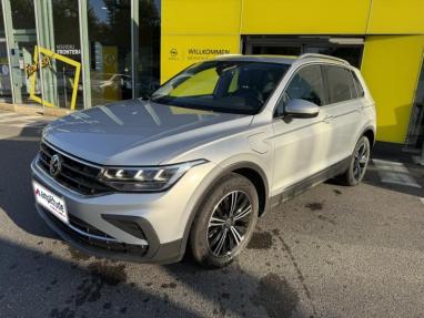 Voir le détail de l'offre de cette VOLKSWAGEN Tiguan 1.4 eHybrid 245ch Life Business DSG6 de 2021 en vente à partir de 302.64 € / mois