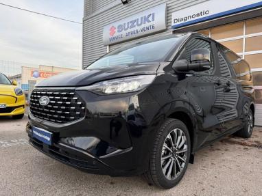 Voir le détail de l'offre de cette FORD Tourneo Custom 340 L2H1 2.5 Duratec 232ch Hybride rechargeable Titanium X CVT de 2025 en vente à partir de 61 990 € 